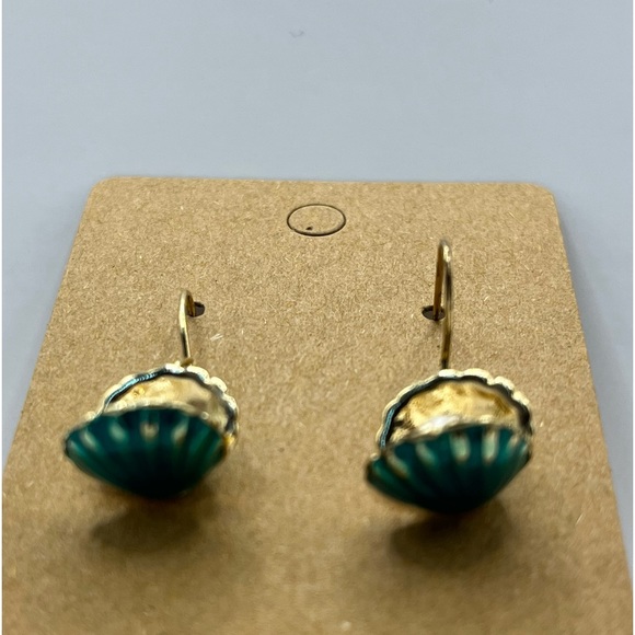 Clam and pearl gold white and green dangling earrings - Picture 2 of 4